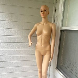 Full body lady mannequin